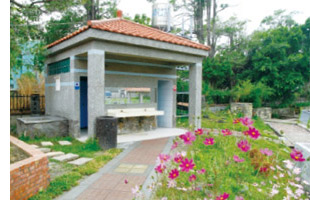 麗池公園新完工的廁所